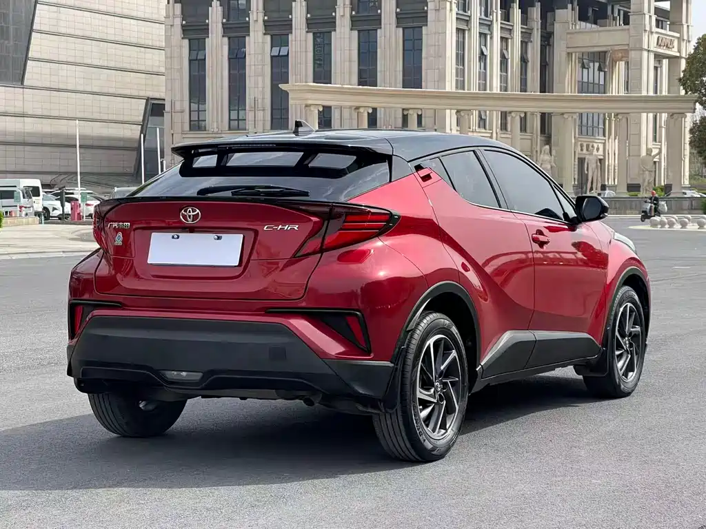 Toyota C-HR — фото 9