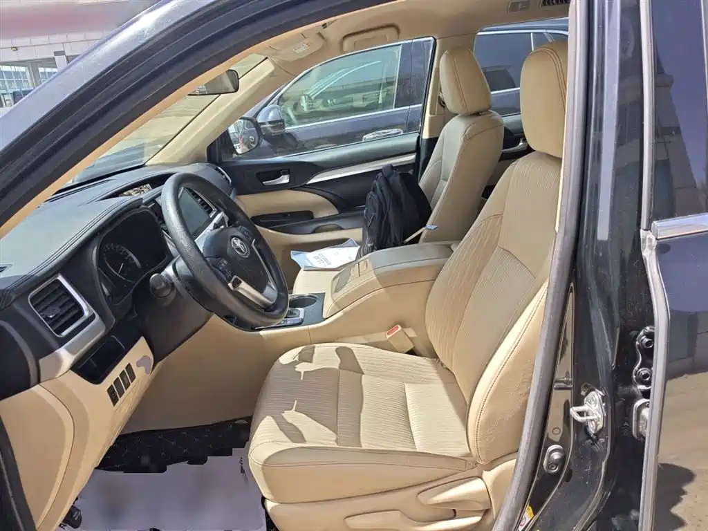 Toyota Highlander — фото 15