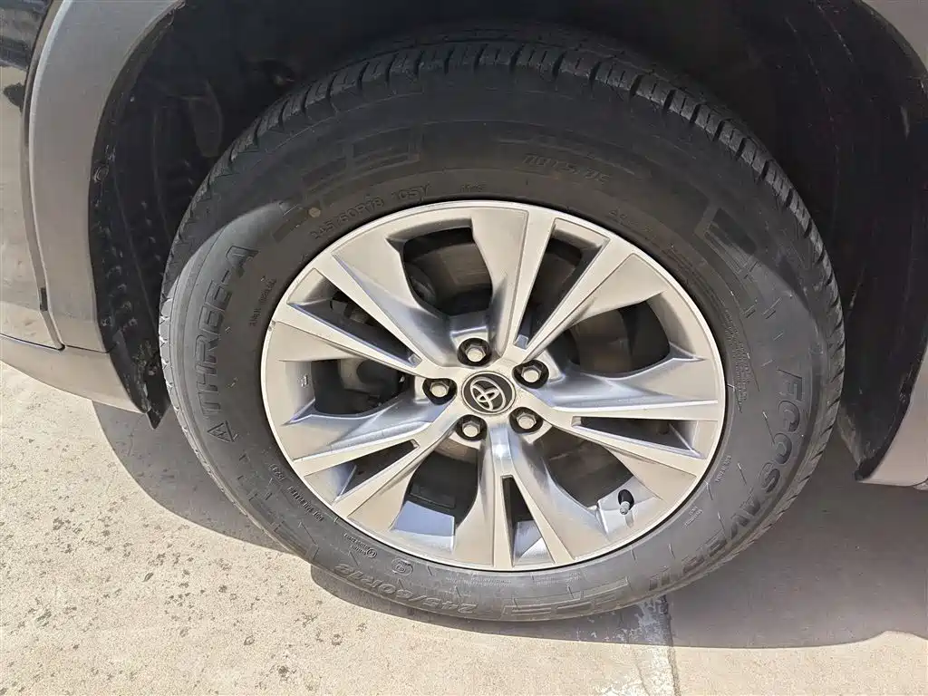 Toyota Highlander — фото 23