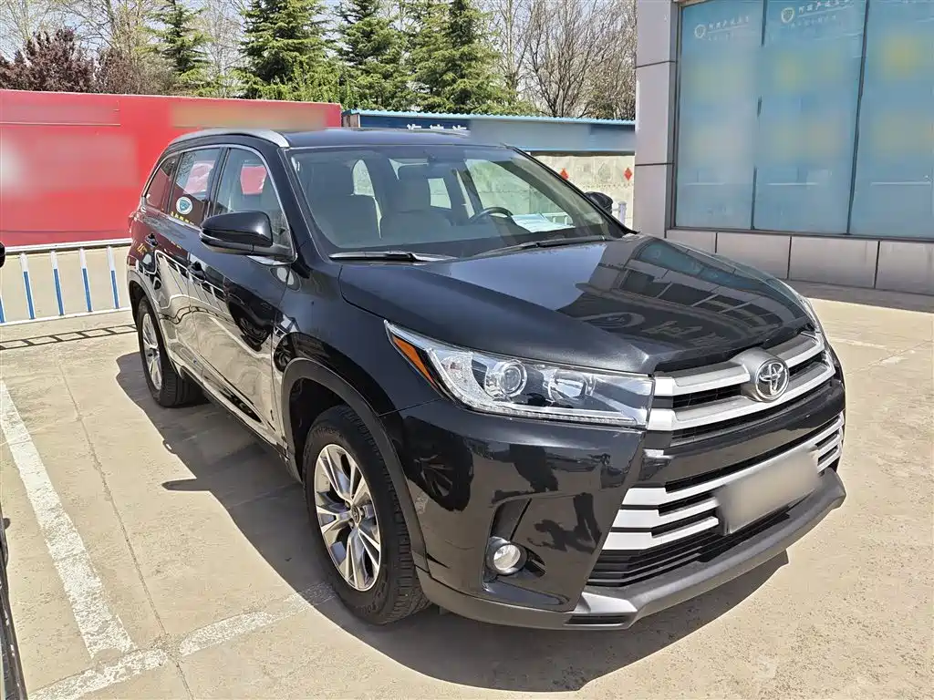Toyota Highlander — фото 4