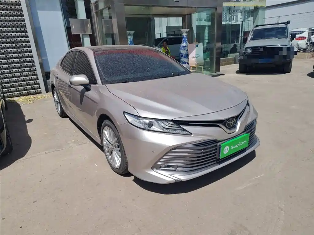 Toyota Camry — фото 4