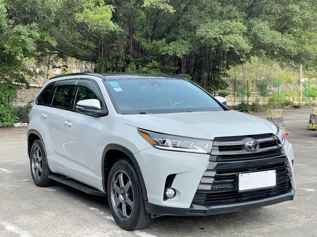 Toyota Highlander — фото 3