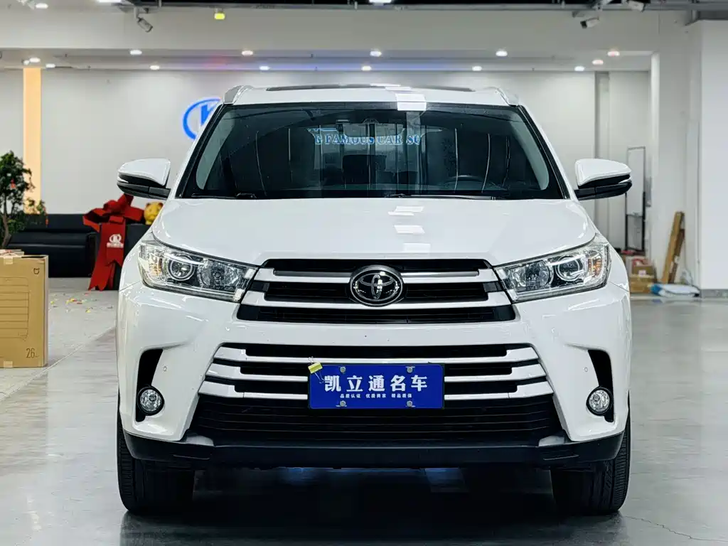Toyota Highlander — фото 2