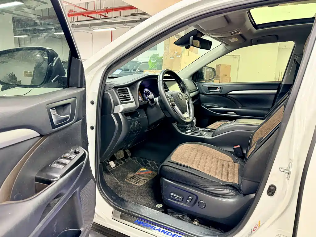 Toyota Highlander — фото 13