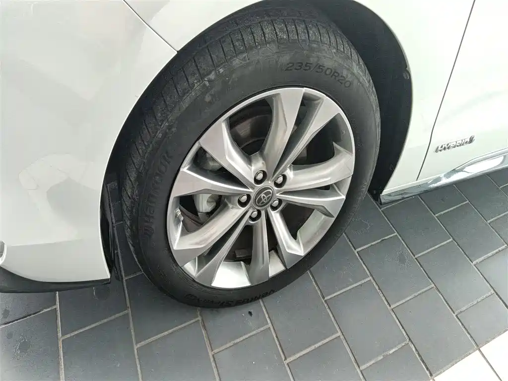 Toyota Sienna — фото 23