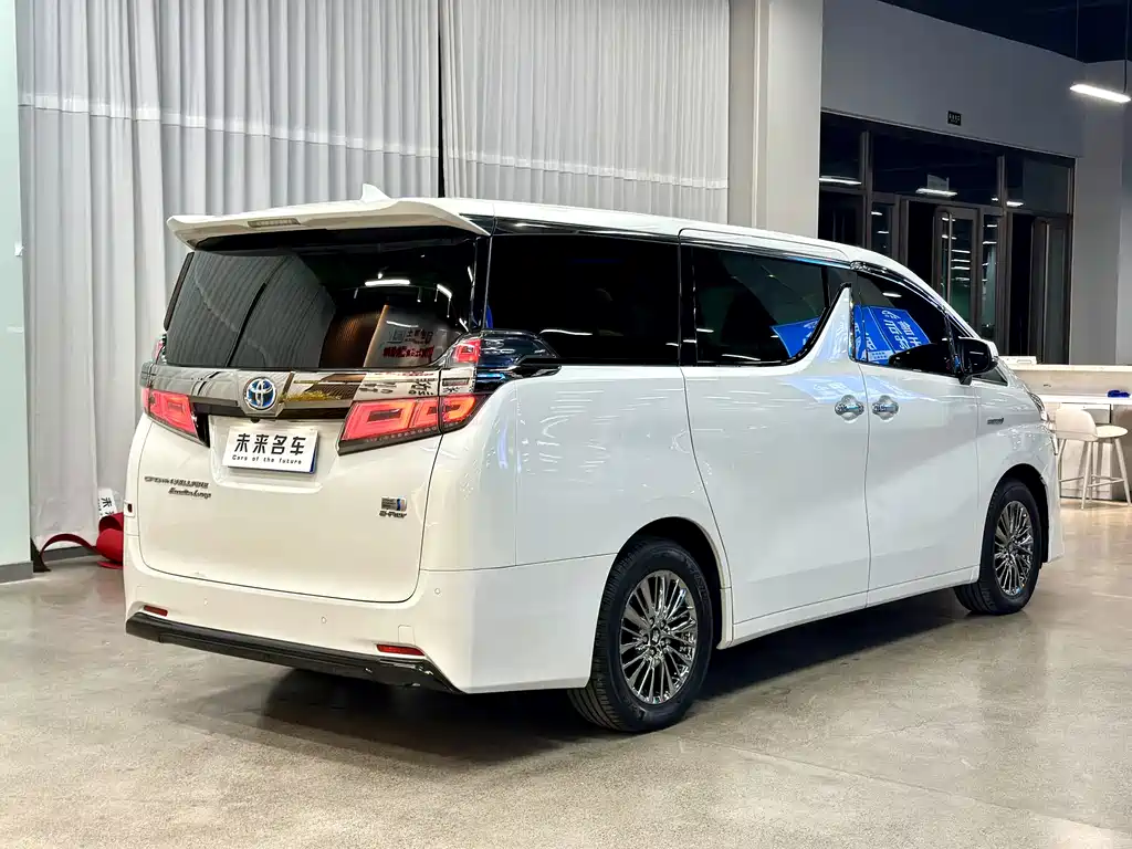 Toyota Vellfire — фото 15
