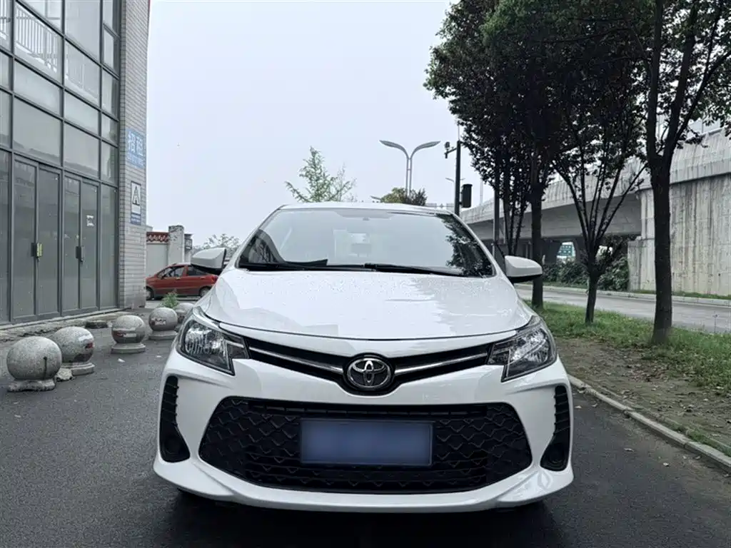 Toyota Vios FS — фото 25