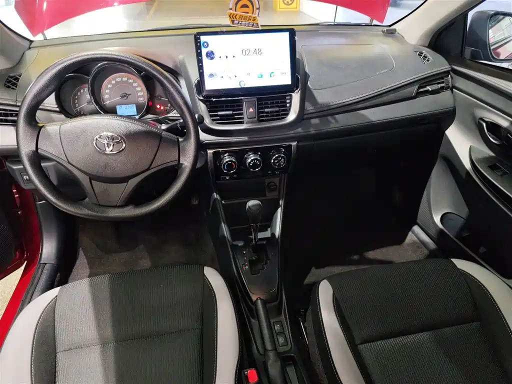 Toyota Yaris L — фото 10