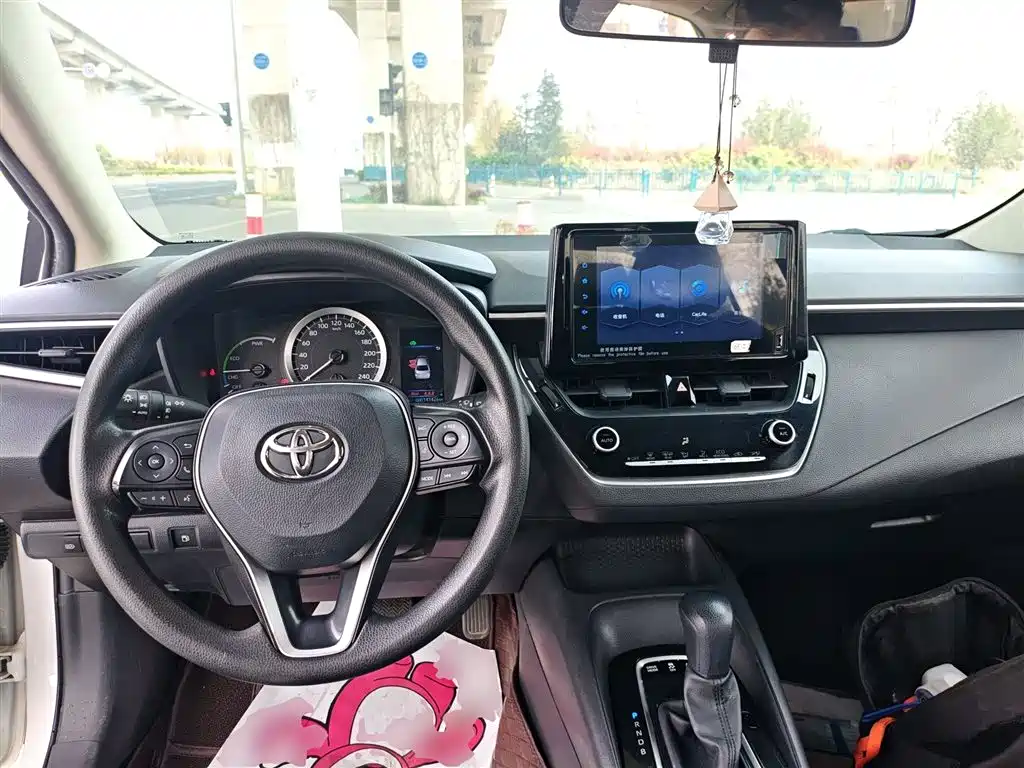 Toyota Corolla — фото 10