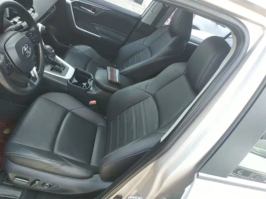 Toyota Wildlander — фото 11