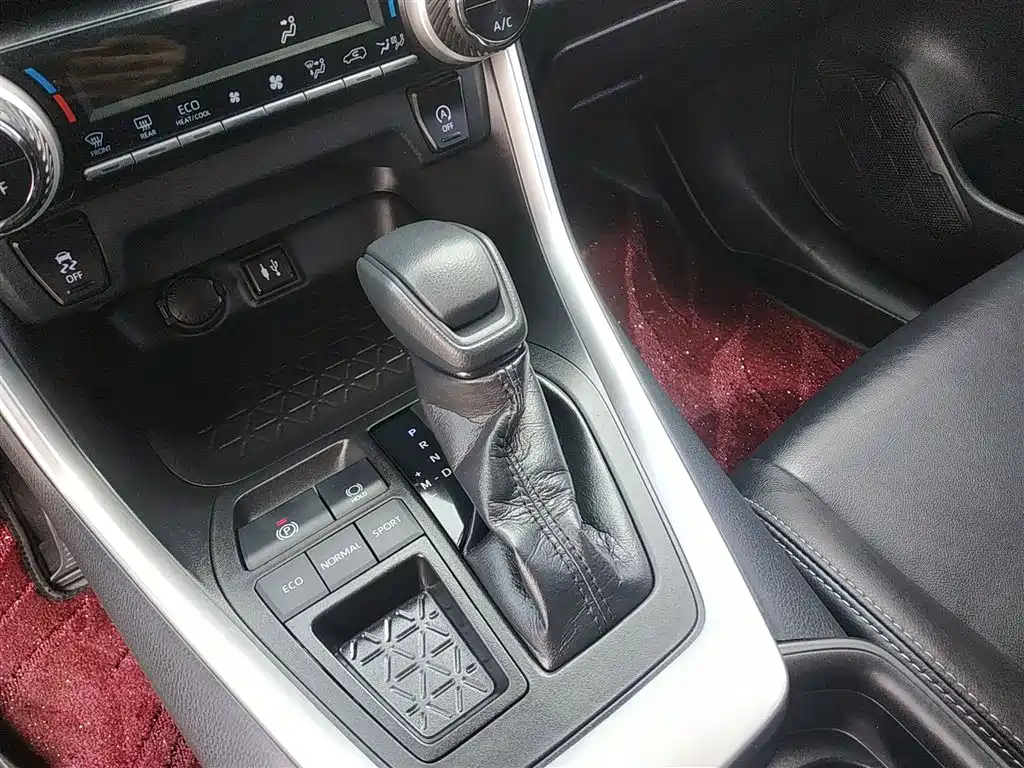 Toyota Wildlander — фото 10