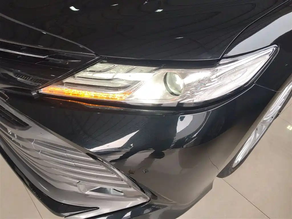 Toyota Camry — фото 24