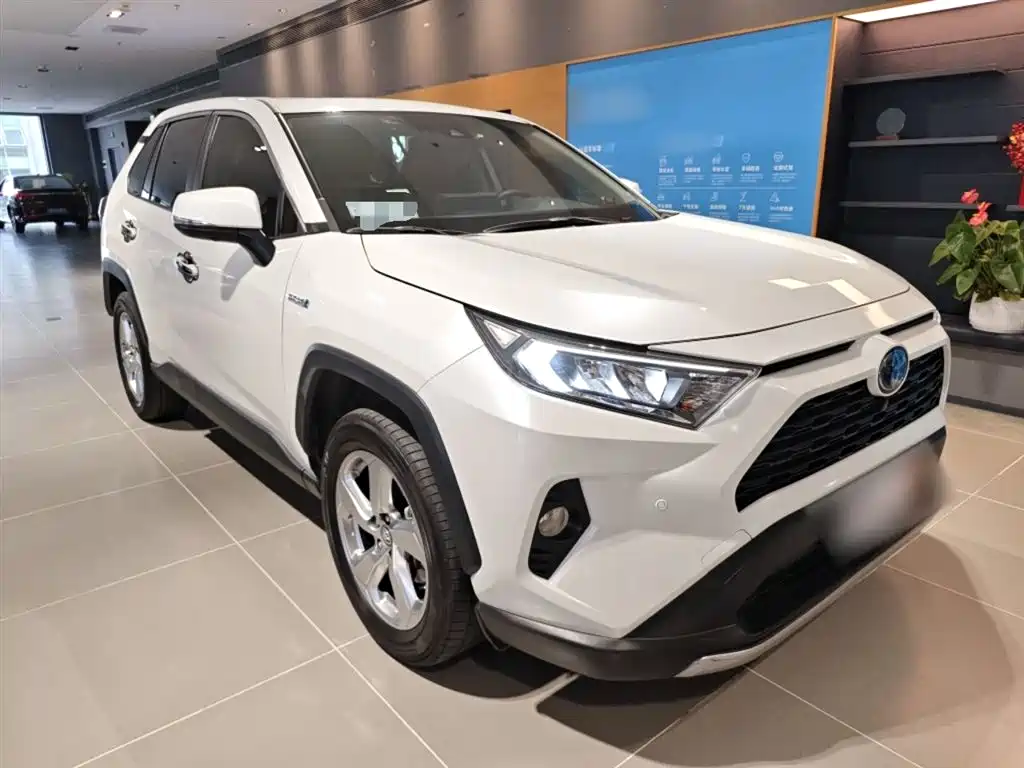 Toyota RAV4 — фото 2