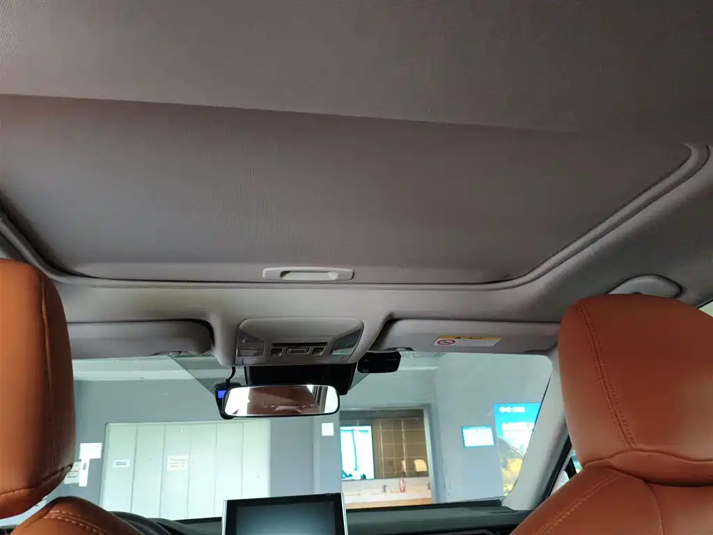 Toyota RAV4 — фото 14