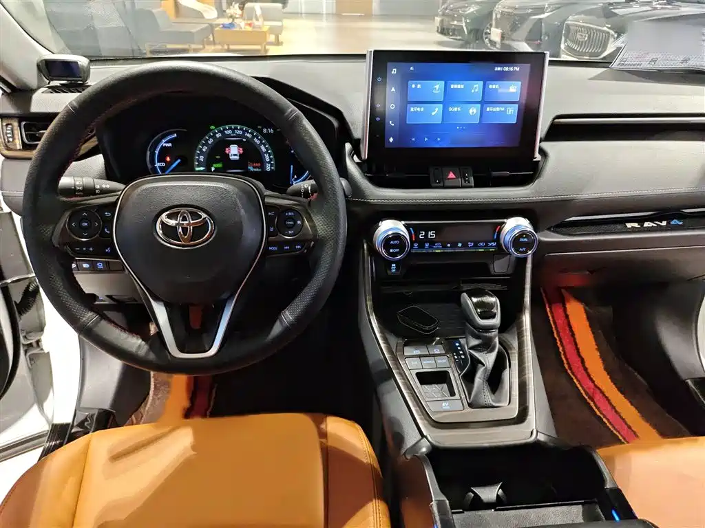 Toyota RAV4 — фото 17