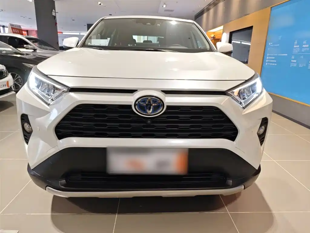 Toyota RAV4 — фото 3