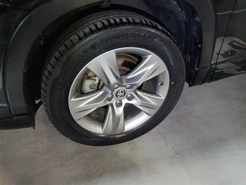 Toyota Highlander — фото 25