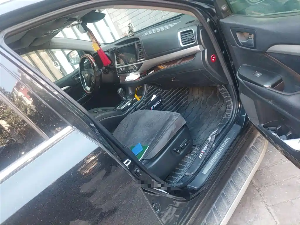 Toyota Highlander — фото 20
