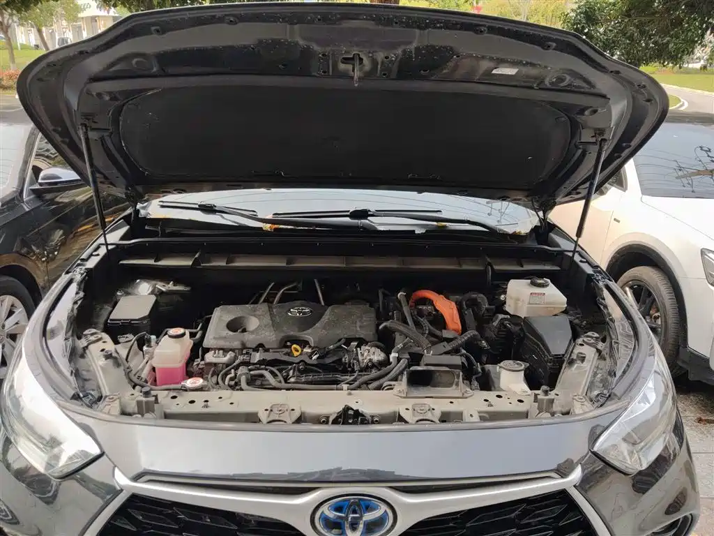 Toyota Highlander — фото 19