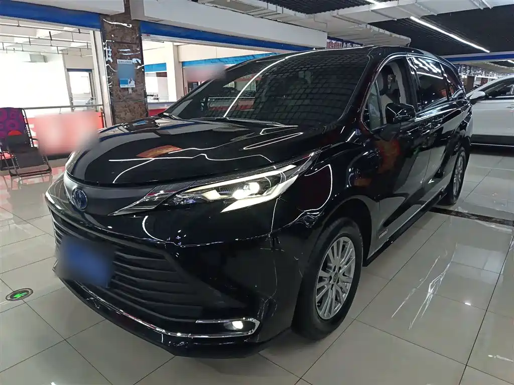 Toyota Sienna — фото 2