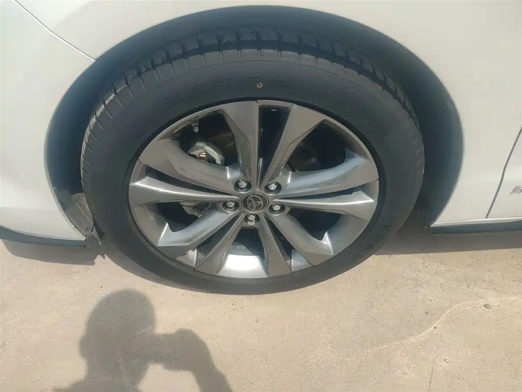 Toyota Sienna — фото 25