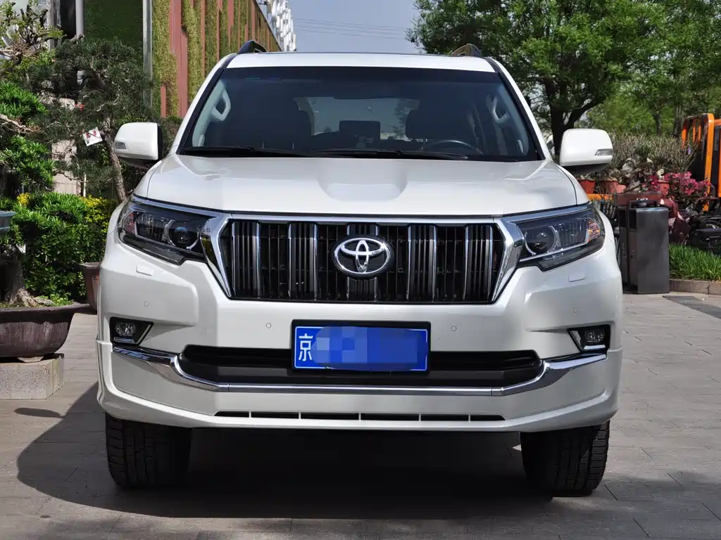 Toyota Prado — фото 2