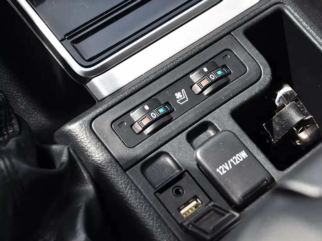 Toyota Prado — фото 14