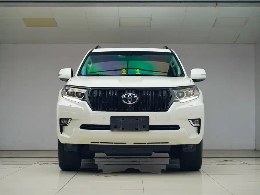 Toyota Prado — фото 2