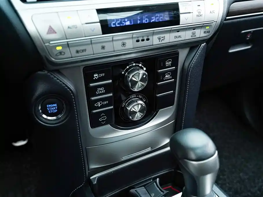 Toyota Prado — фото 11