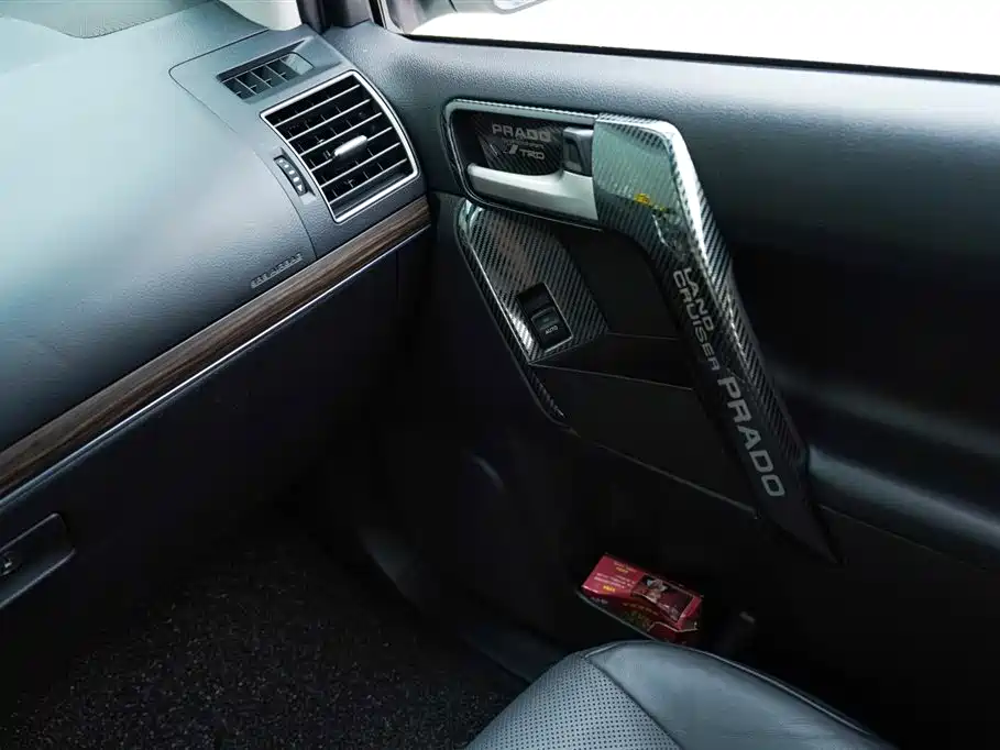 Toyota Prado — фото 14
