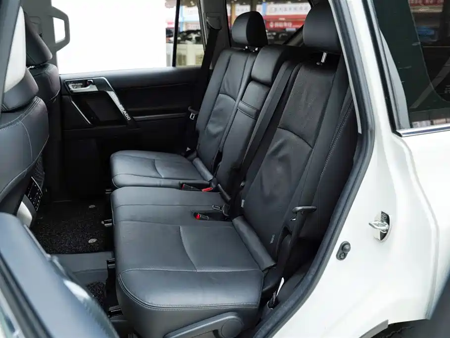 Toyota Prado — фото 4