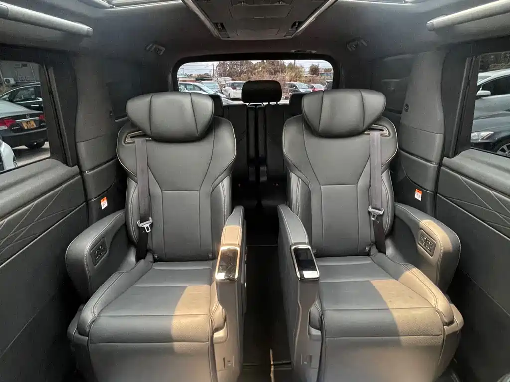 Toyota Alphard — фото 14