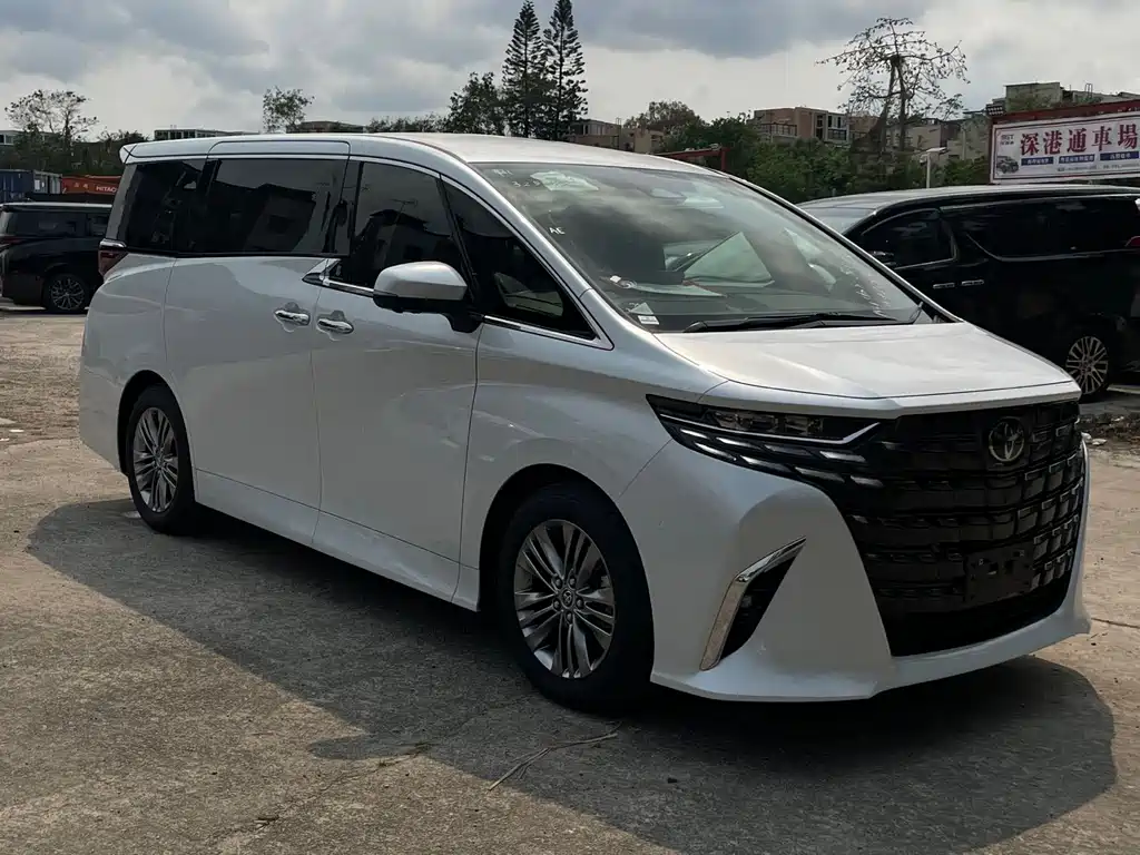 Toyota Alphard — фото 7