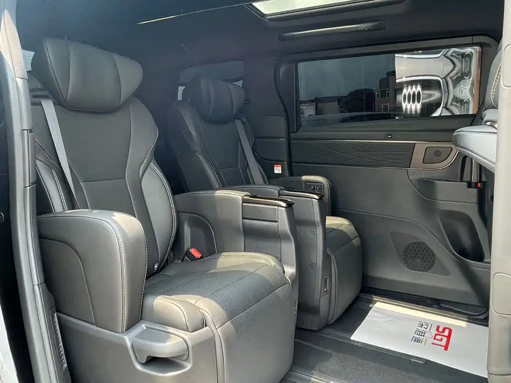 Toyota Alphard — фото 14