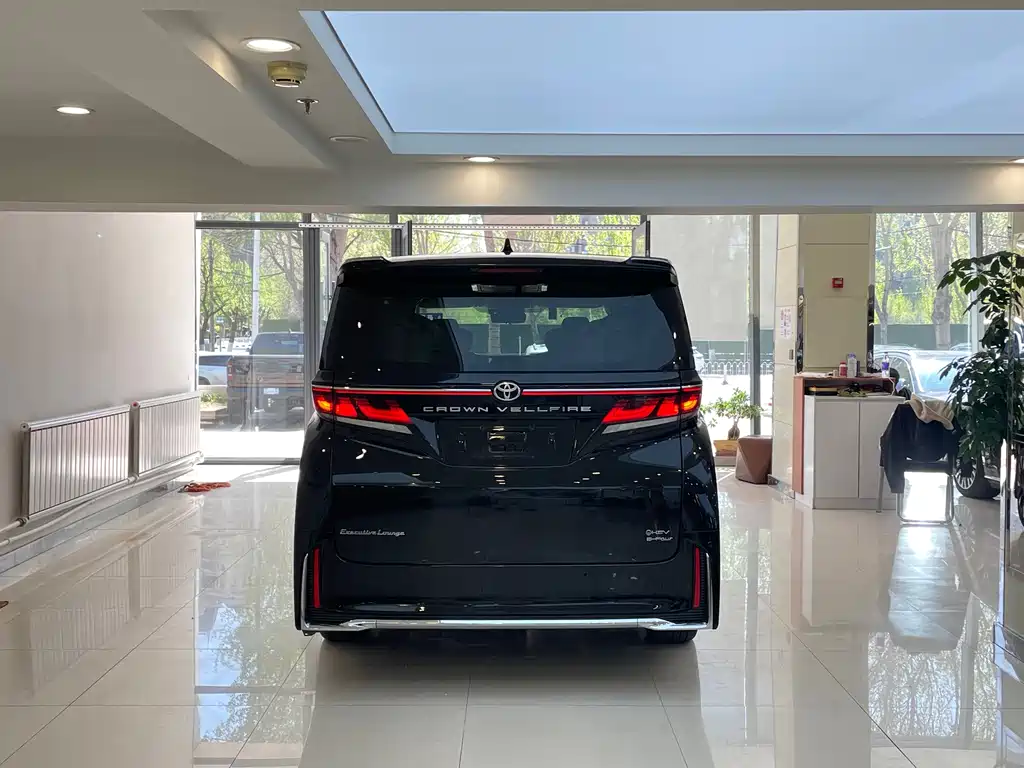 Toyota Vellfire — фото 5