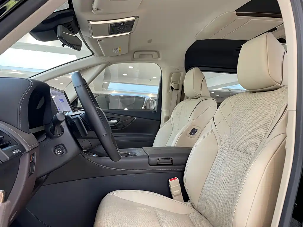Toyota Vellfire — фото 9