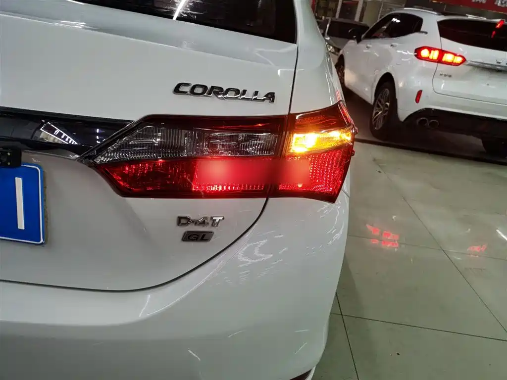 Toyota Corolla — фото 24