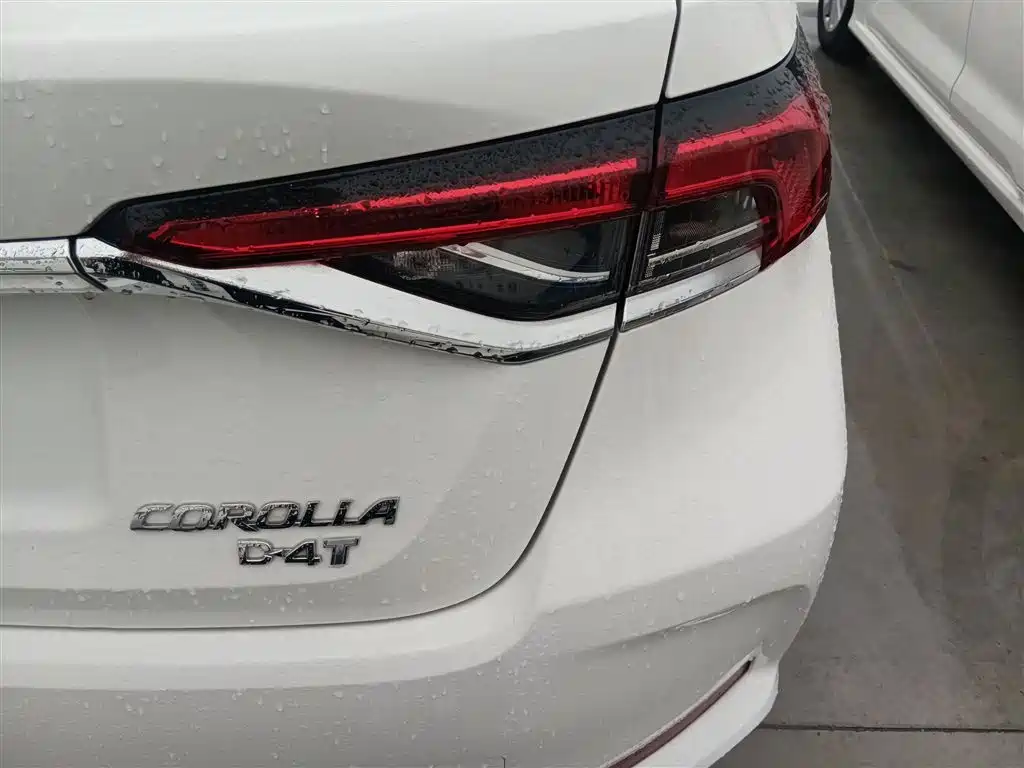 Toyota Corolla — фото 8