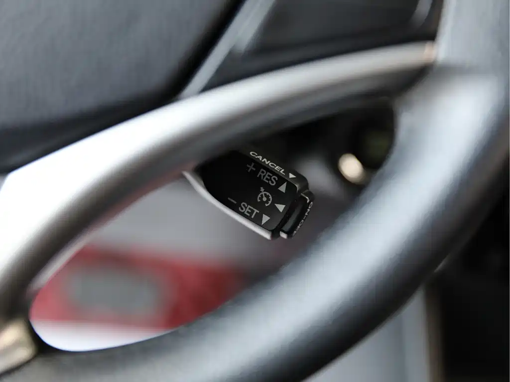 Toyota Yaris L — фото 9