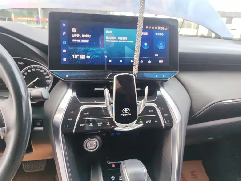 Toyota Harrier — фото 13