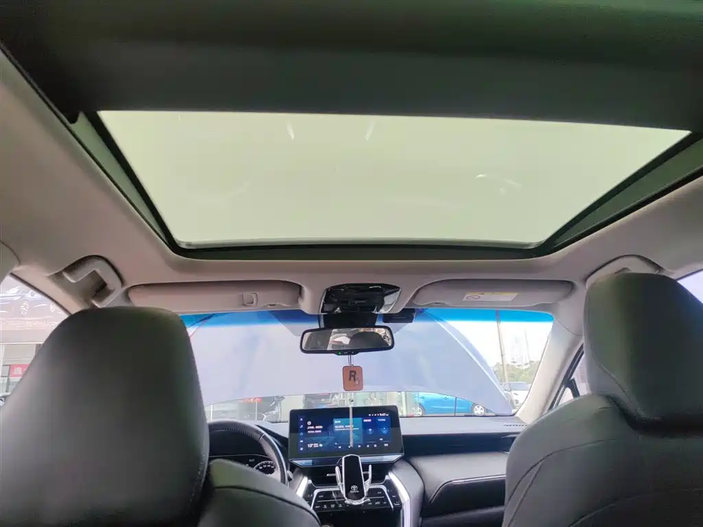 Toyota Harrier — фото 18