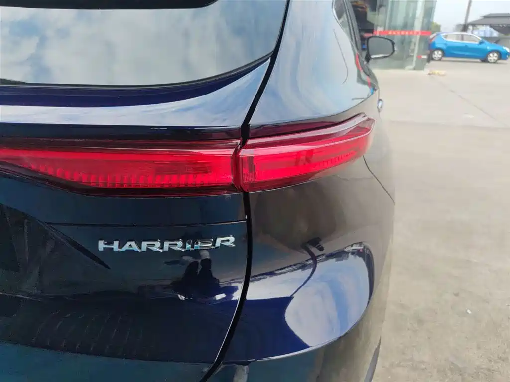 Toyota Harrier — фото 8