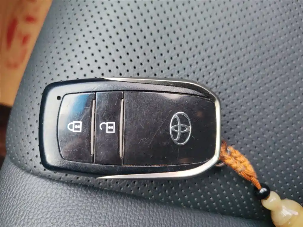 Toyota Harrier — фото 9