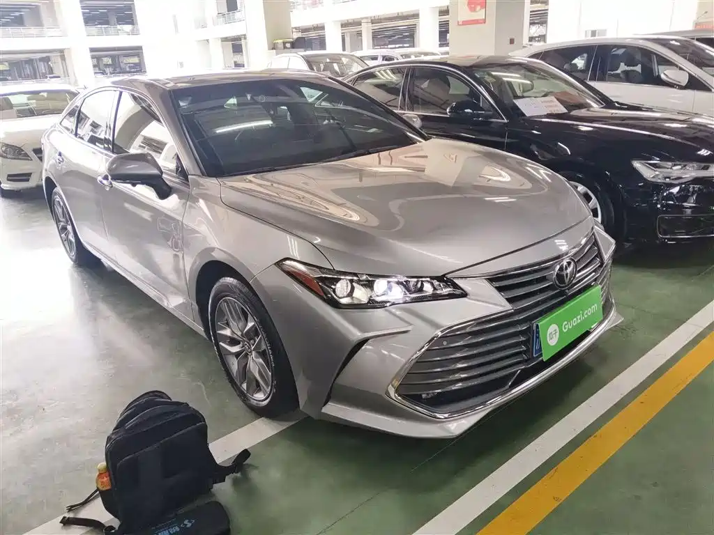 Toyota Avalon — фото 4