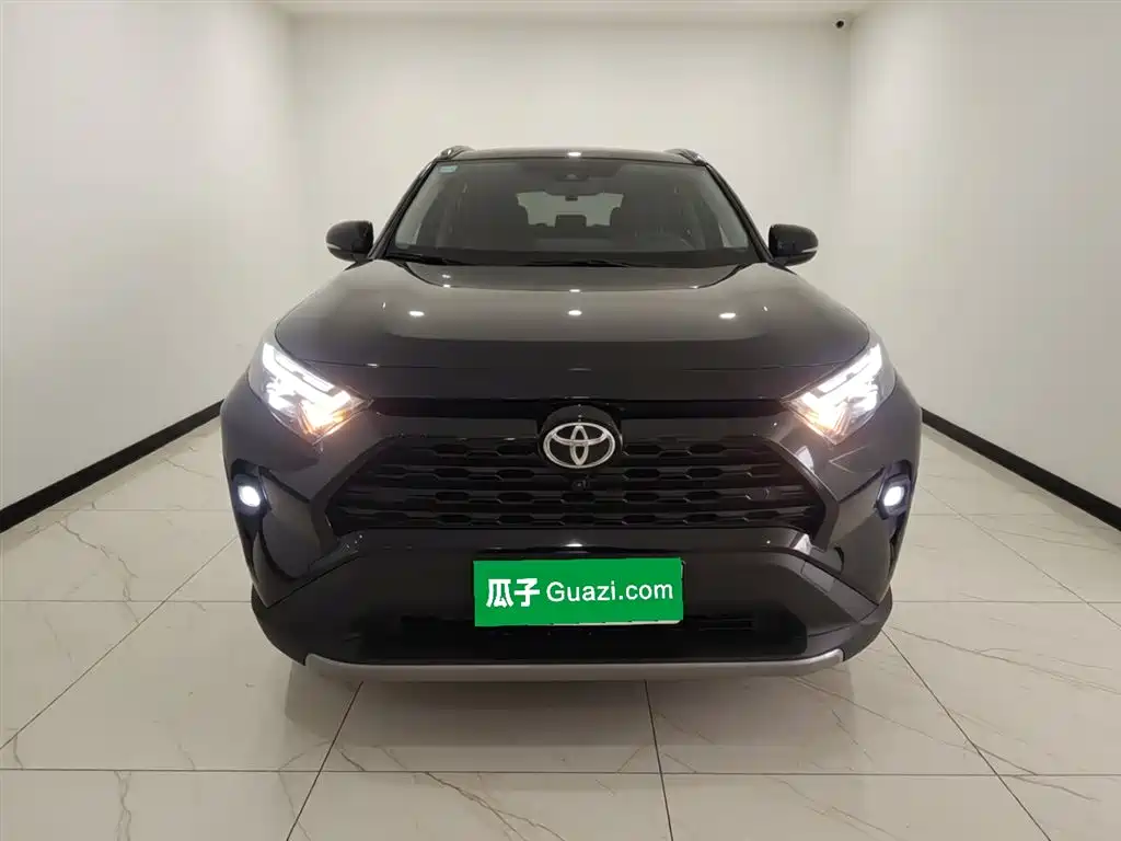 Toyota RAV4 — фото 3
