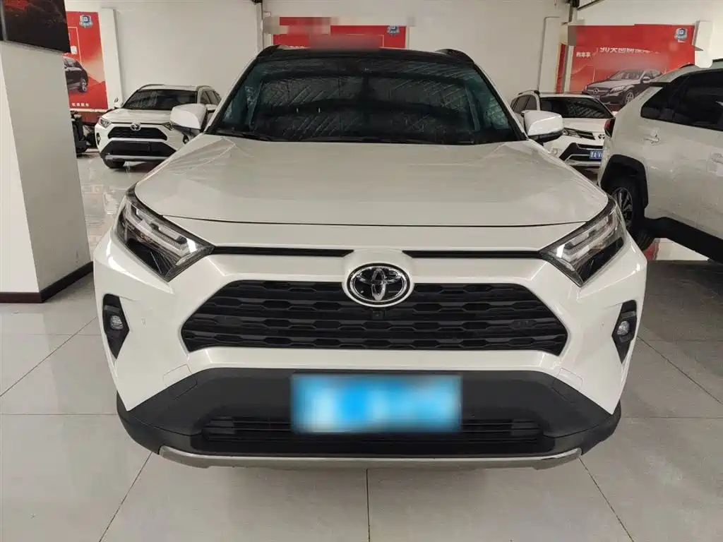 Toyota RAV4 — фото 3