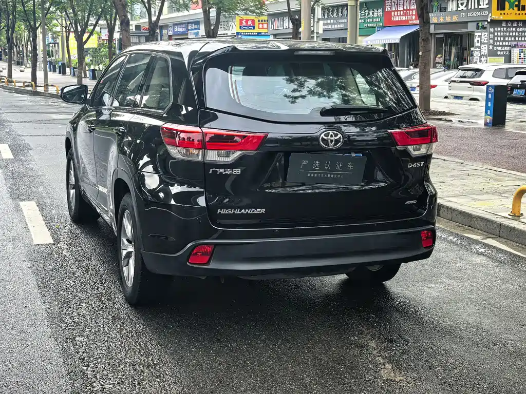 Toyota Highlander — фото 4