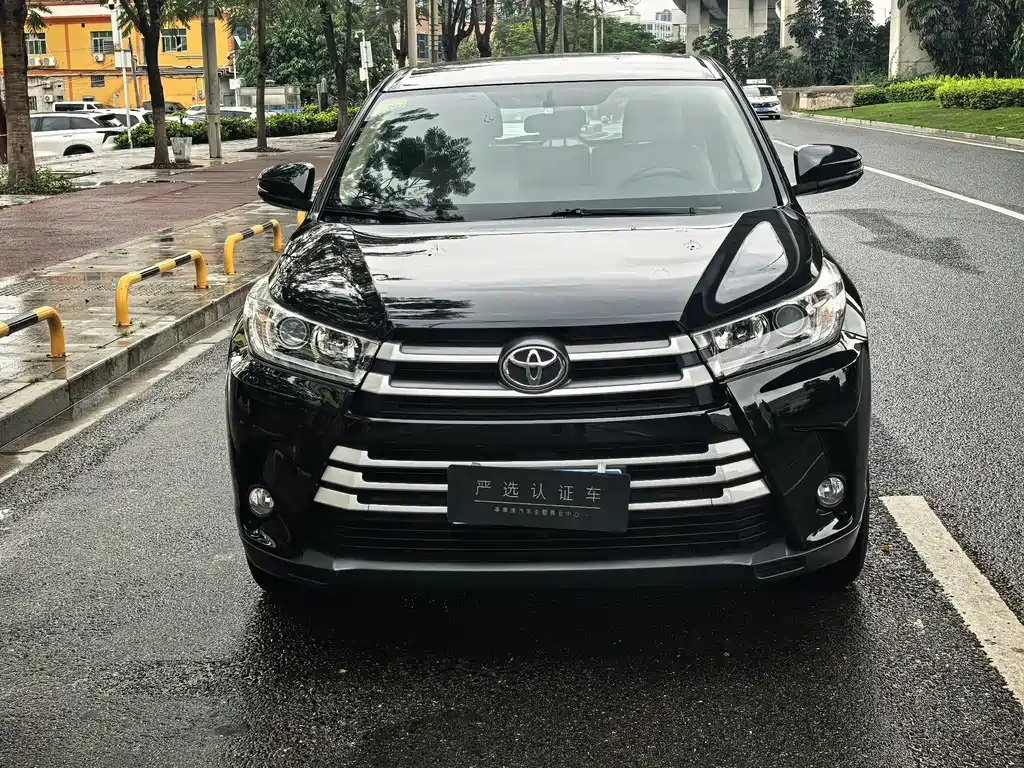 Toyota Highlander — фото 5