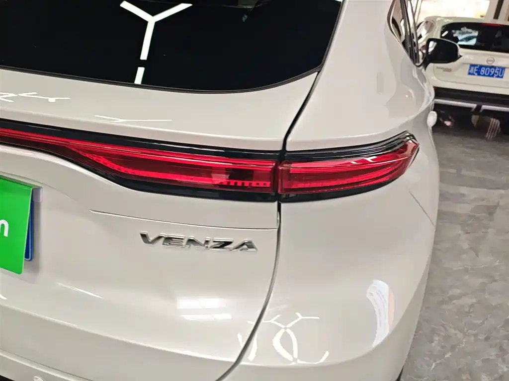 Toyota Venza — фото 8
