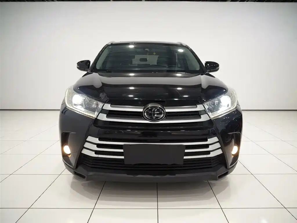Toyota Highlander — фото 3